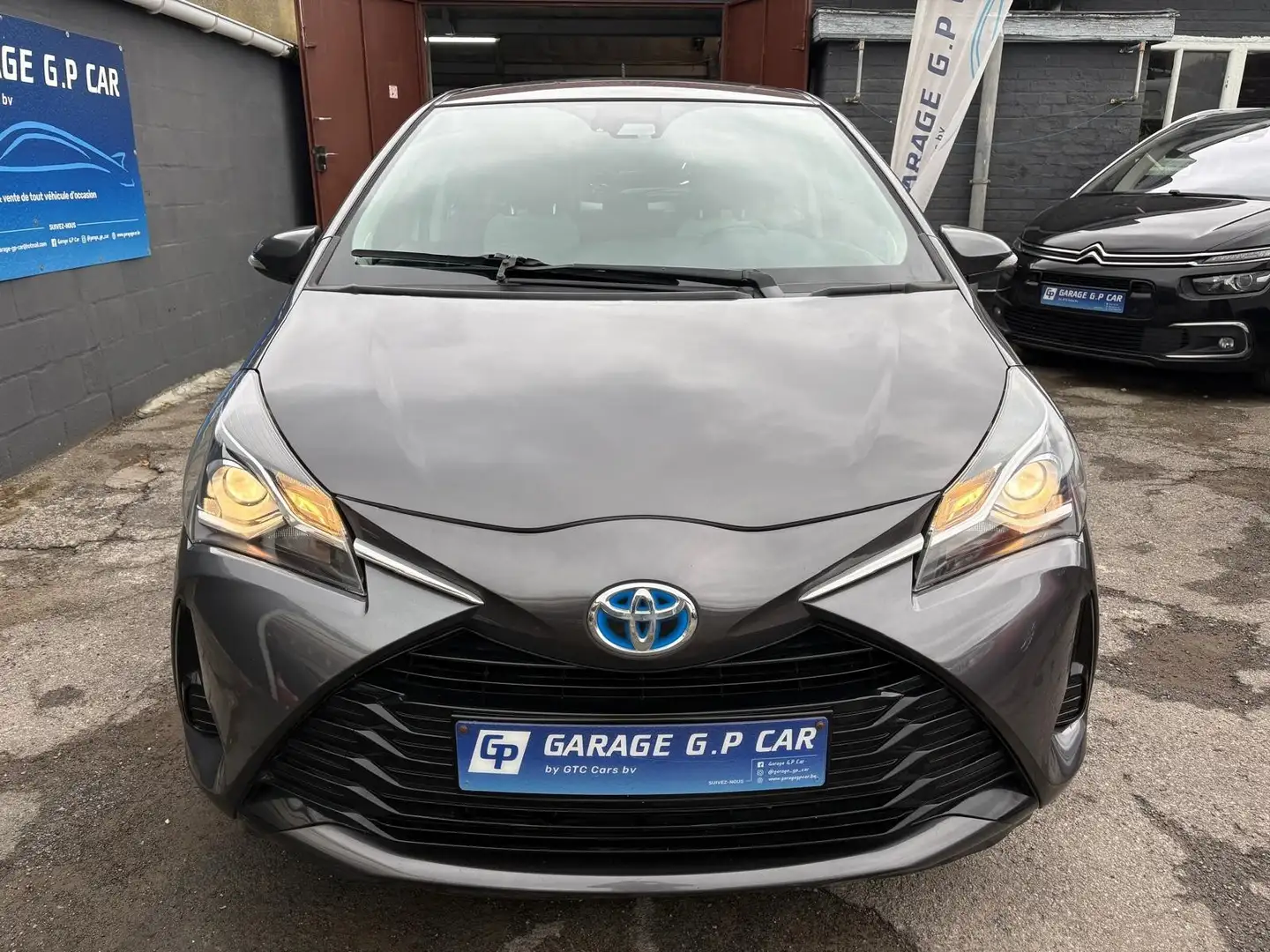Toyota Yaris Hybrid 1.5i VVT-i Lounge E-CVT Grigio - 2