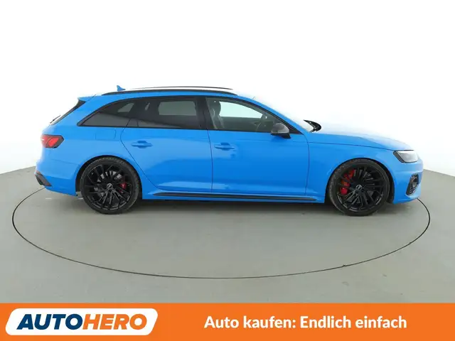 Audi RS4 view 7