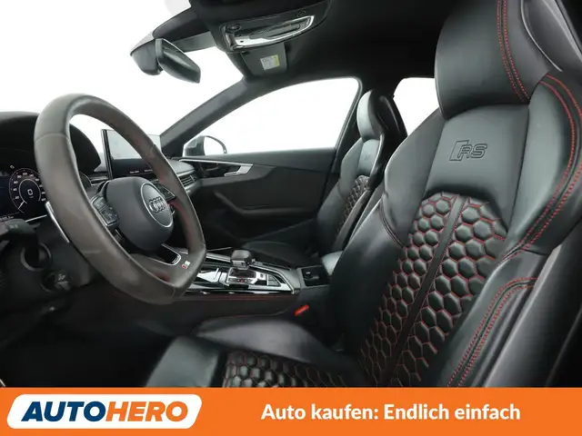 Audi RS4 view 10