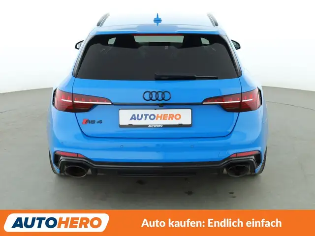 Audi RS4 view 5