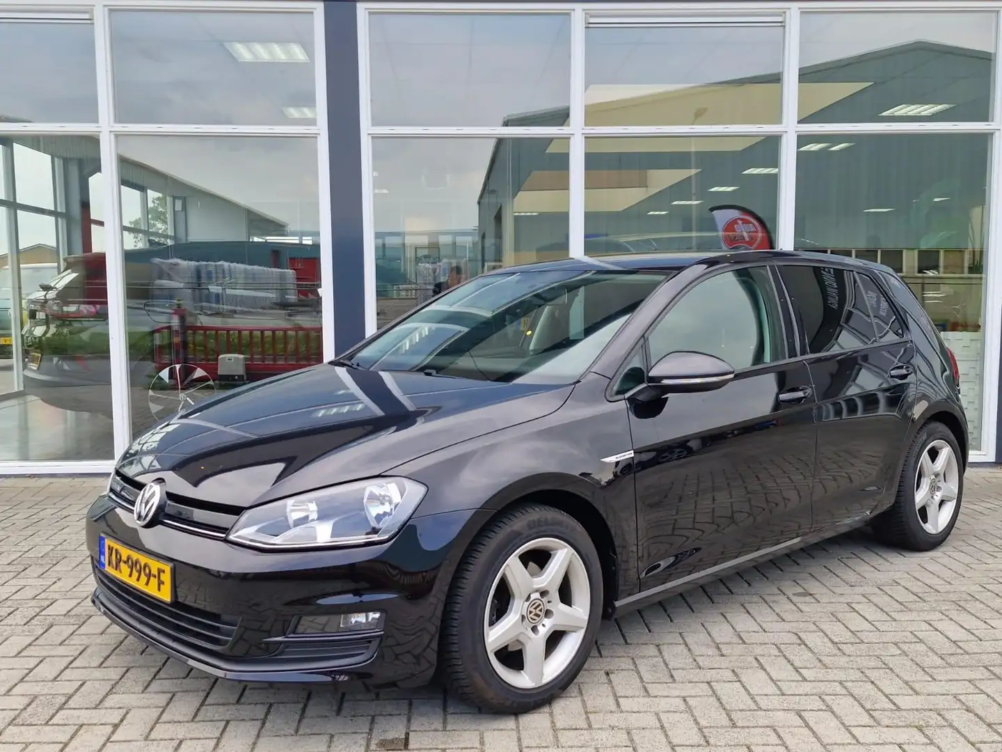 Volkswagen Golf 1.0 TSI Edition|DSG|Harmon kardon|Navi|Airco Zwart - 2