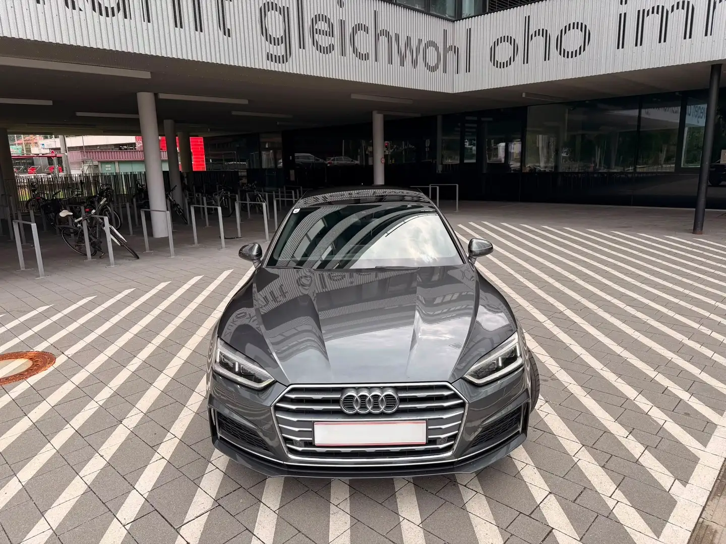 Audi A5 SB 2,0 TFSI sport S-tronic Grau - 1
