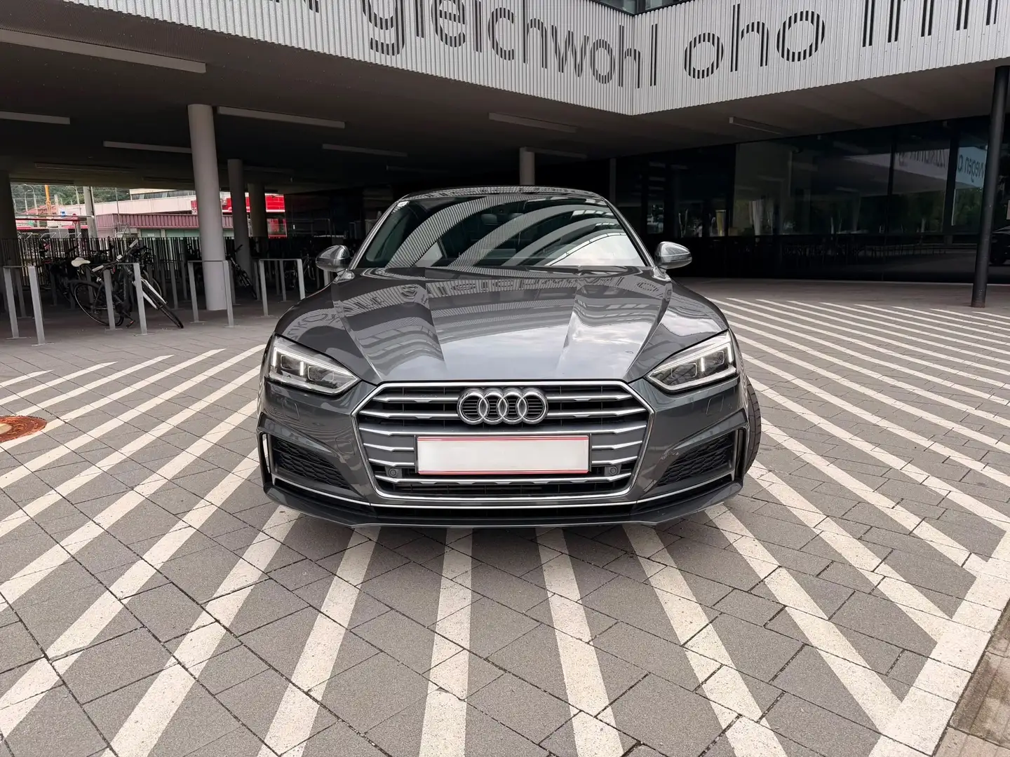 Audi A5 SB 2,0 TFSI sport S-tronic Grau - 2