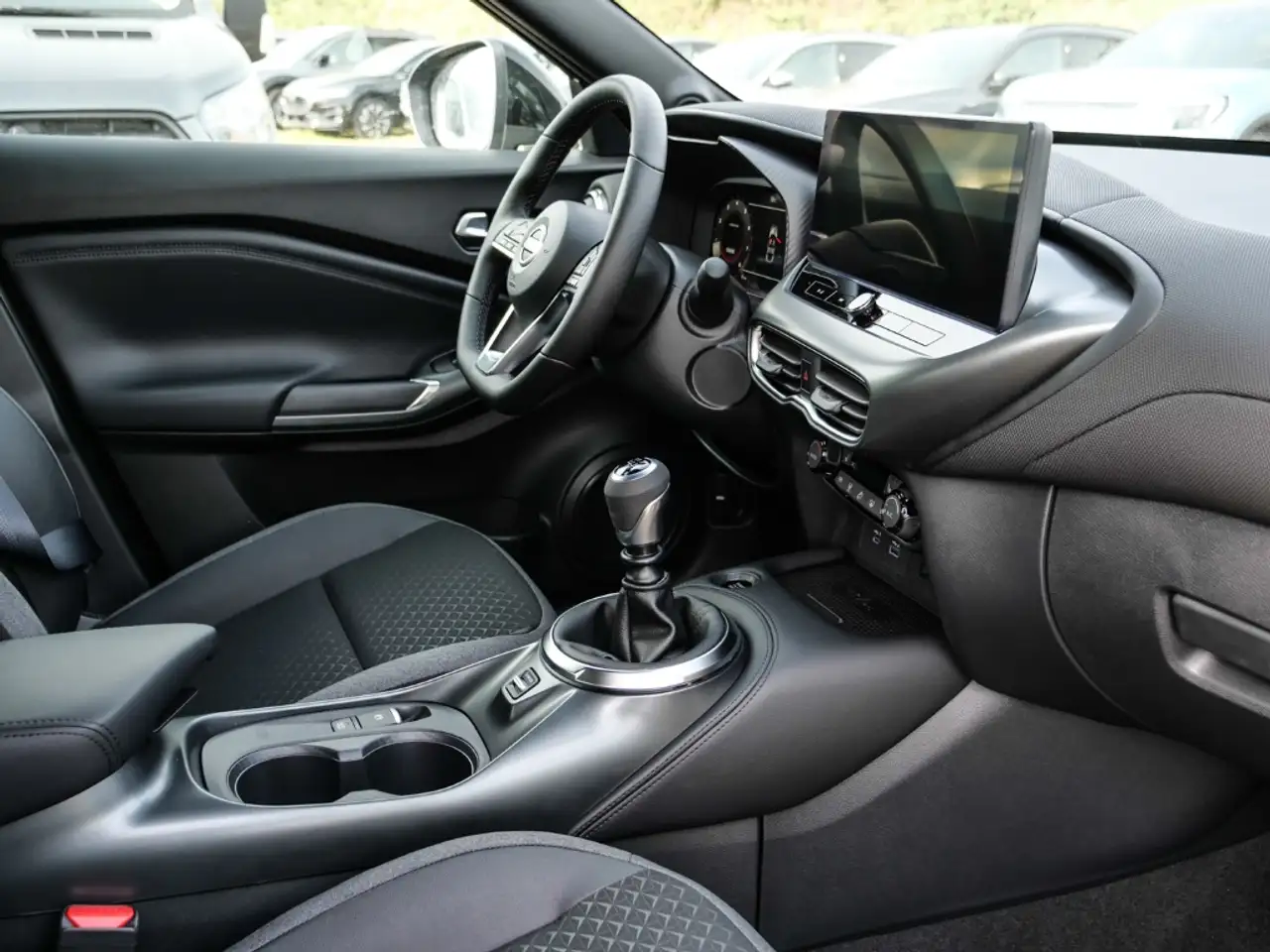 Nissan Juke N-Connecta 1.0 DIG-T 114PS 6MT Winterpaket BFS 12