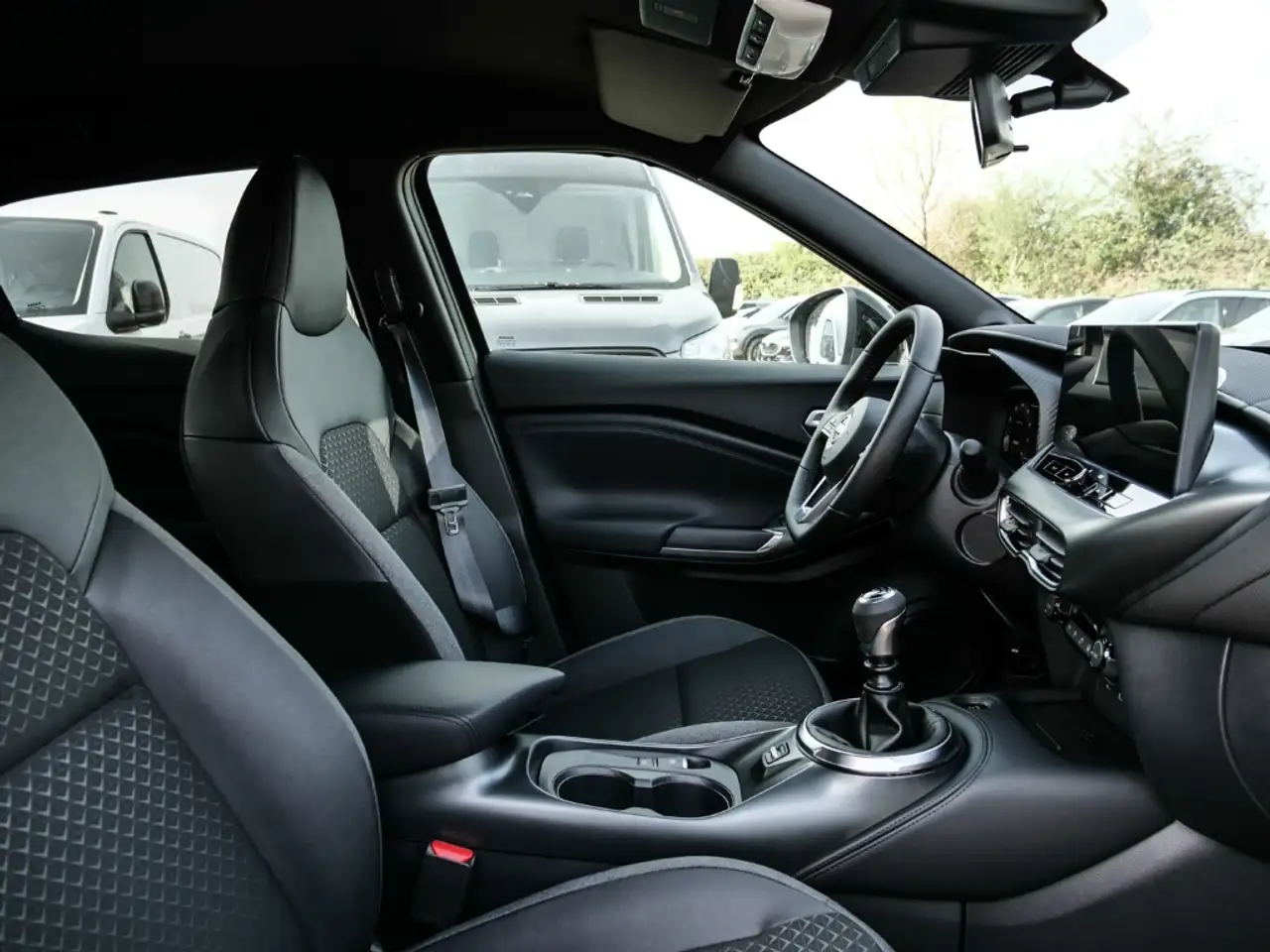 Nissan Juke N-Connecta 1.0 DIG-T 114PS 6MT Winterpaket BFS 13