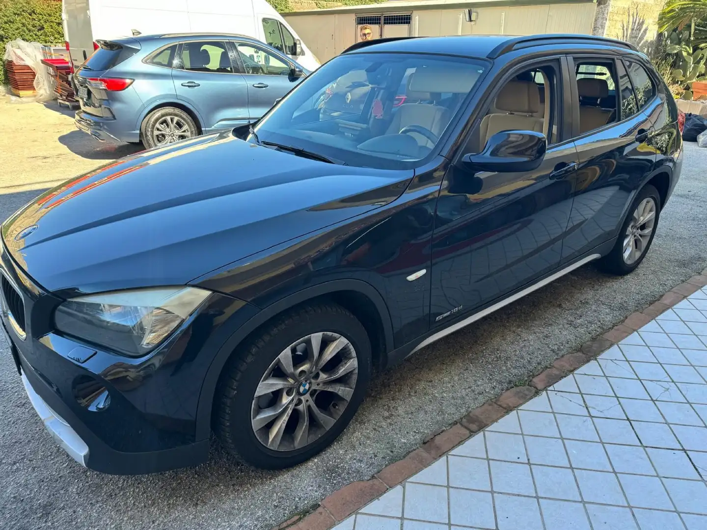 BMW X1 sdrive18d Futura Marrone - 1