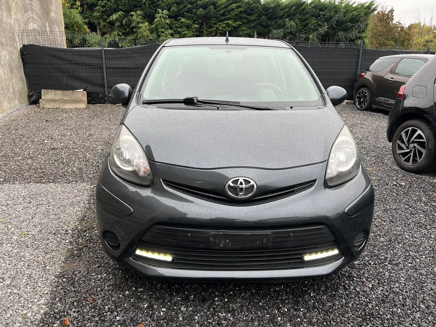 Toyota Aygo Aygo 1.0i Comfort Garantie 1 An. Grijs - 2