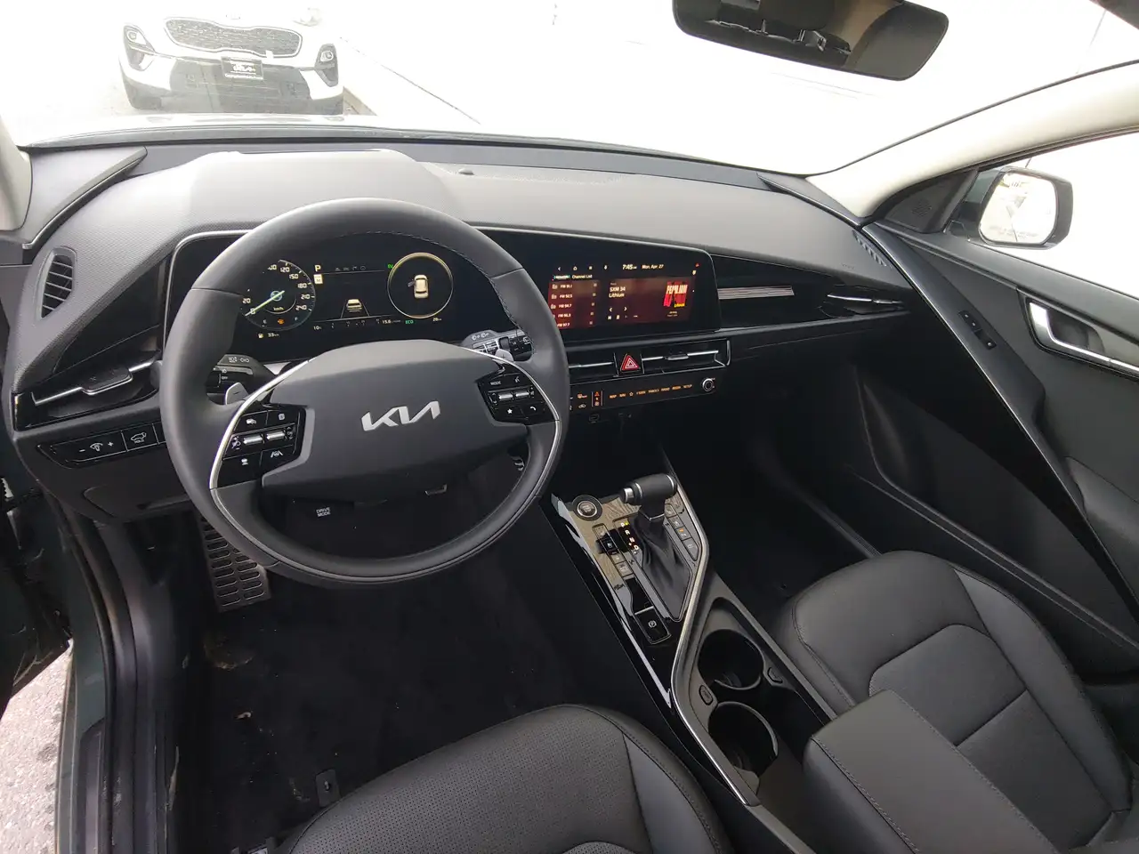 Kia Niro снимка Kia Niro