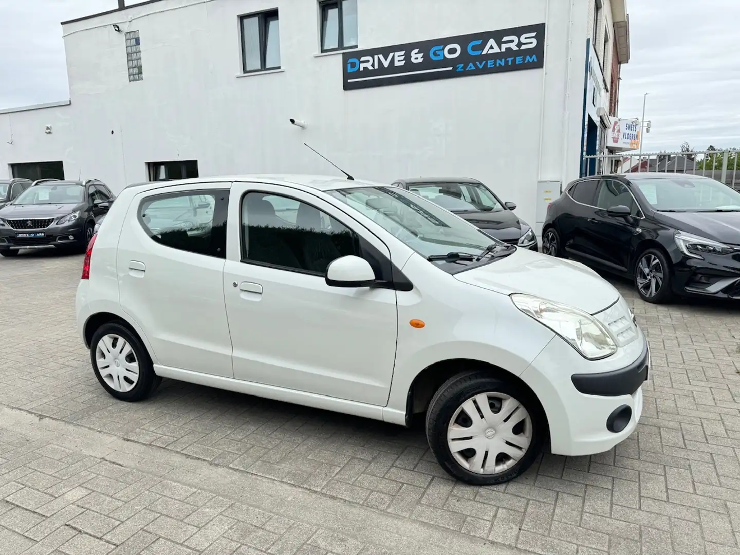 Nissan Pixo Pixo 1.0i Benzine ** 1 JAAR GARANTIE ** !! Zwart - 1