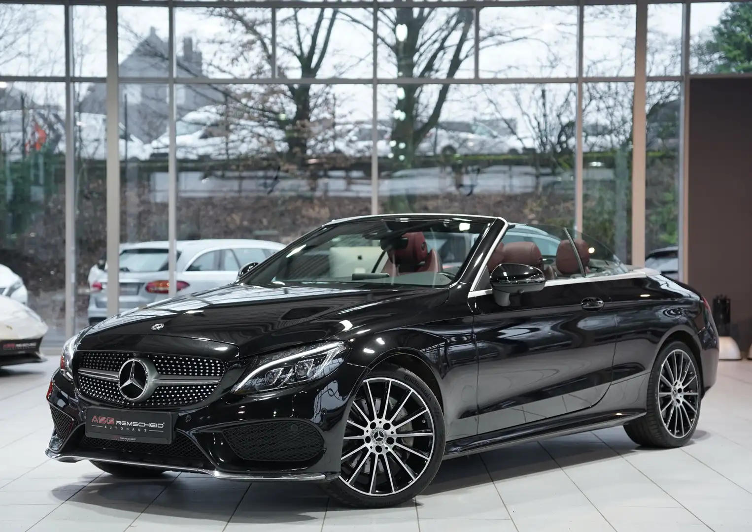 Mercedes-Benz C 400 Cabrio 4M AMG Line *19 *Designo *AirScarf Schwarz - 1