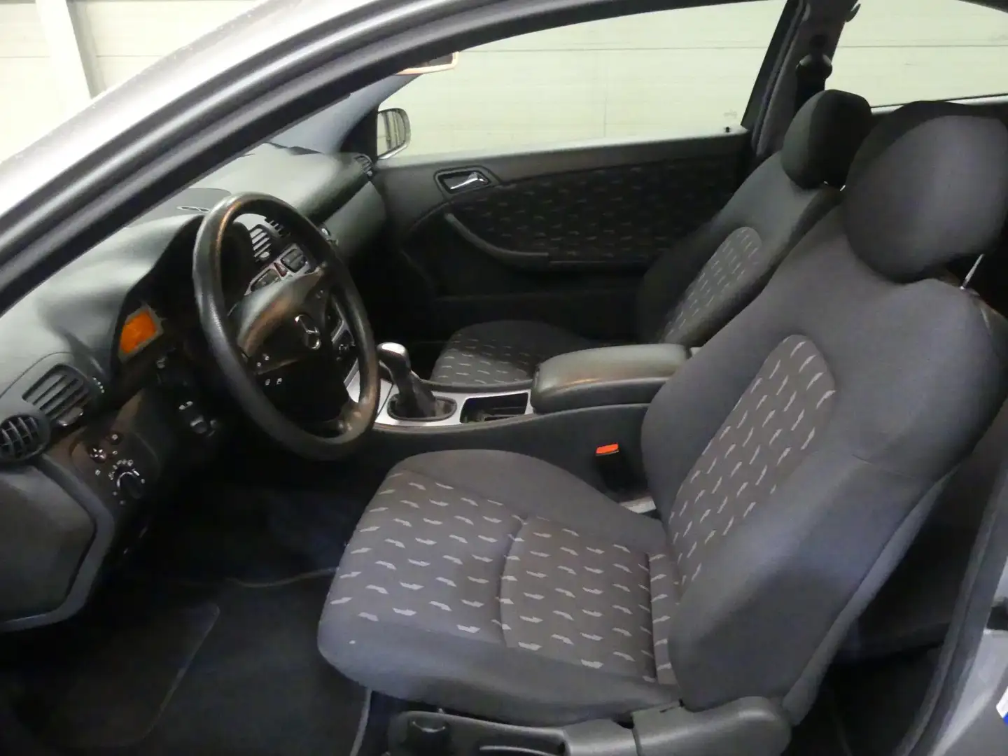 Mercedes-Benz C 180 Sportcoupé Kompress - Keurig Onderhouden Grau - 2