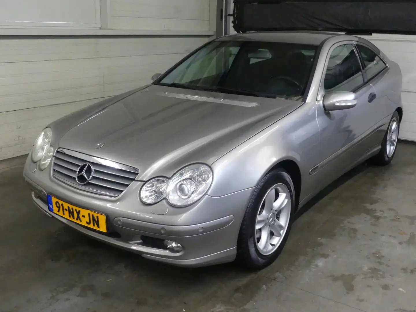 Mercedes-Benz C 180 Sportcoupé Kompress - Keurig Onderhouden Grau - 1