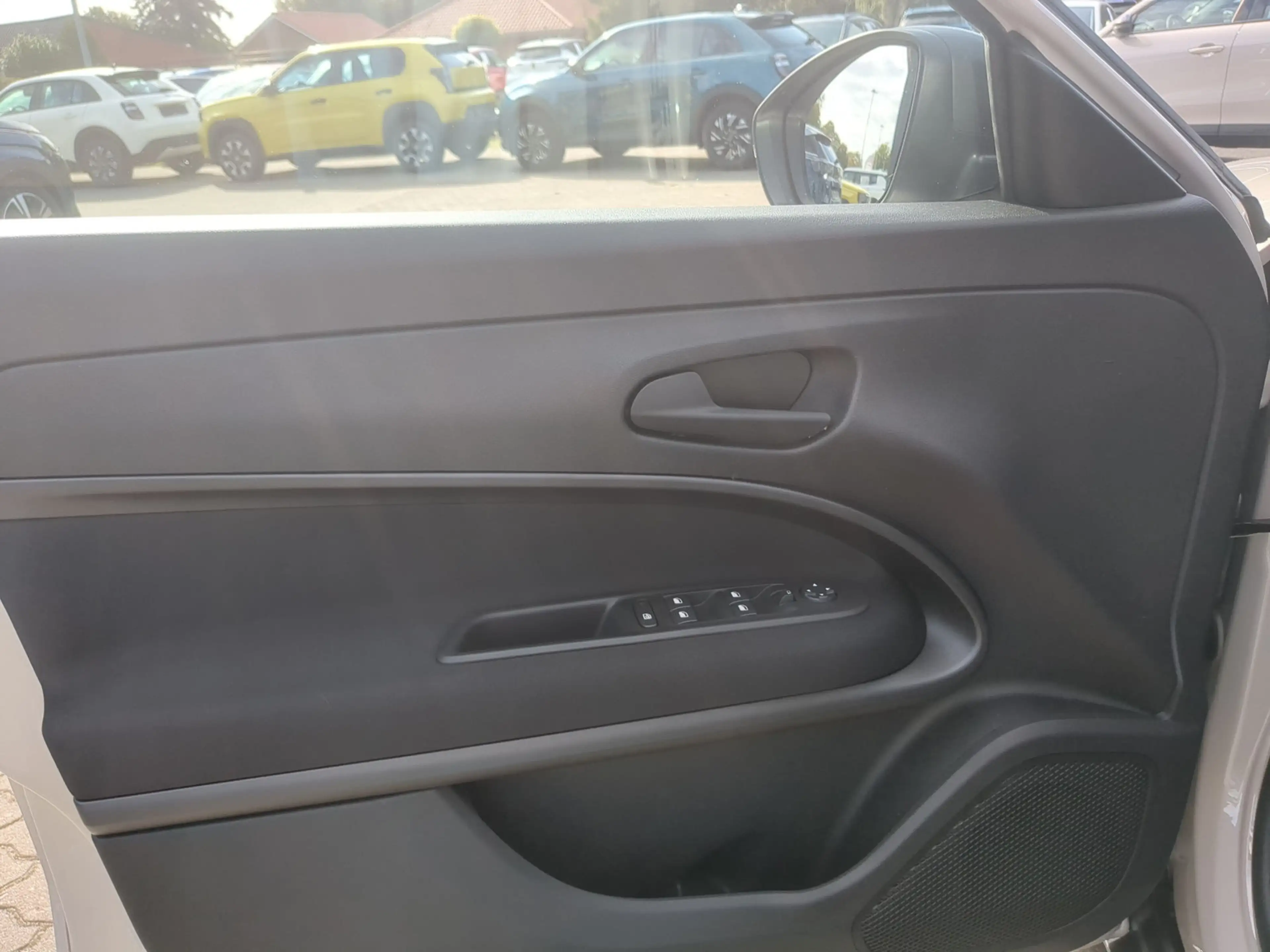 Fiat 600 Full-Hybrid 145 PS eDCT Automatik Pop SHZ — photo 13
