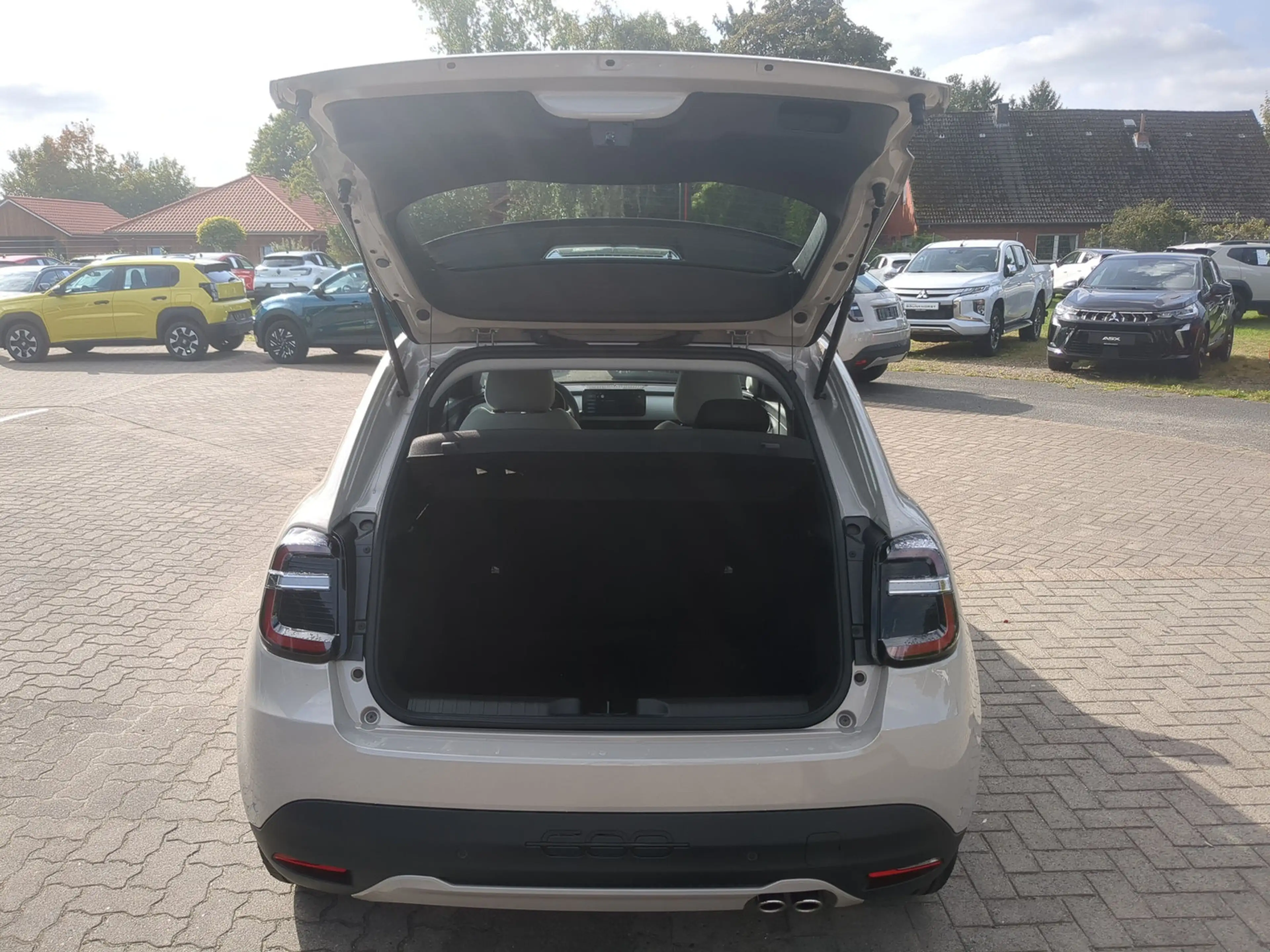 Fiat 600 Full-Hybrid 145 PS eDCT Automatik Pop SHZ — photo 15