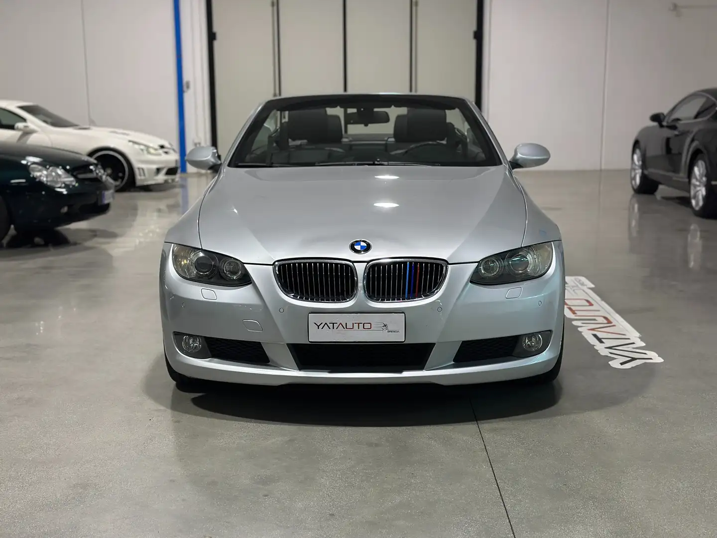 BMW 330 Serie 3 E93 Cabrio 330d Cabrio Futura Argent - 2