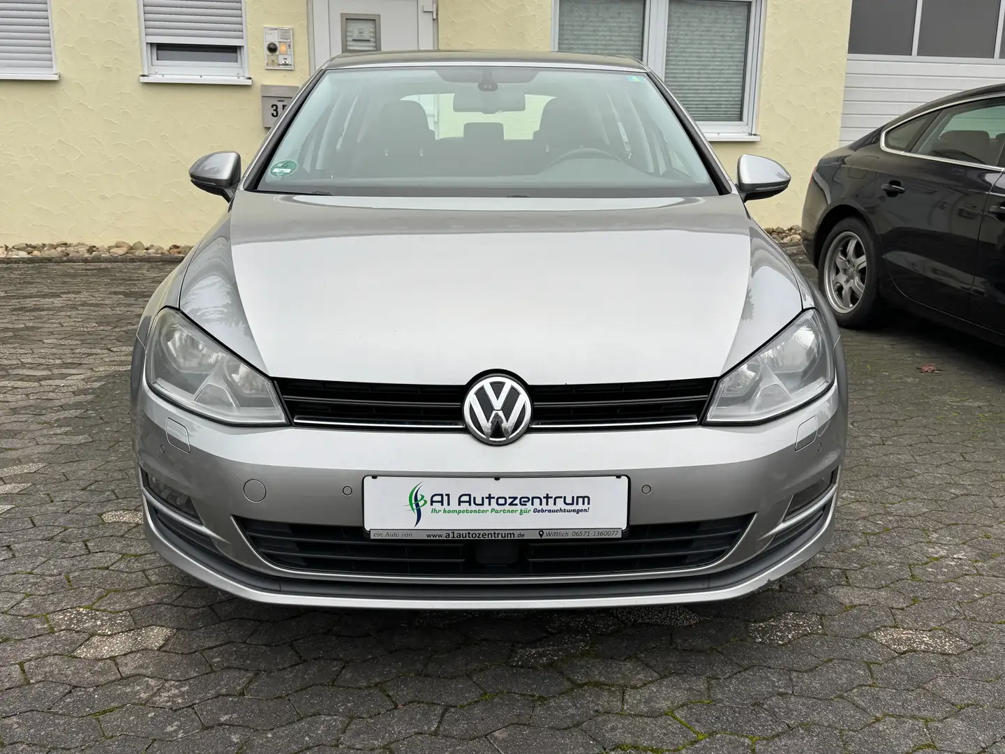 Volkswagen Golf Golf 1.2 TSI BMT DSG Navi Klimaaut. SHZ Tempomat Grau - 2