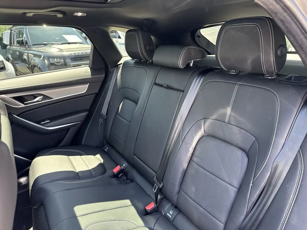 Jaguar F-Pace снимка Jaguar F-Pace