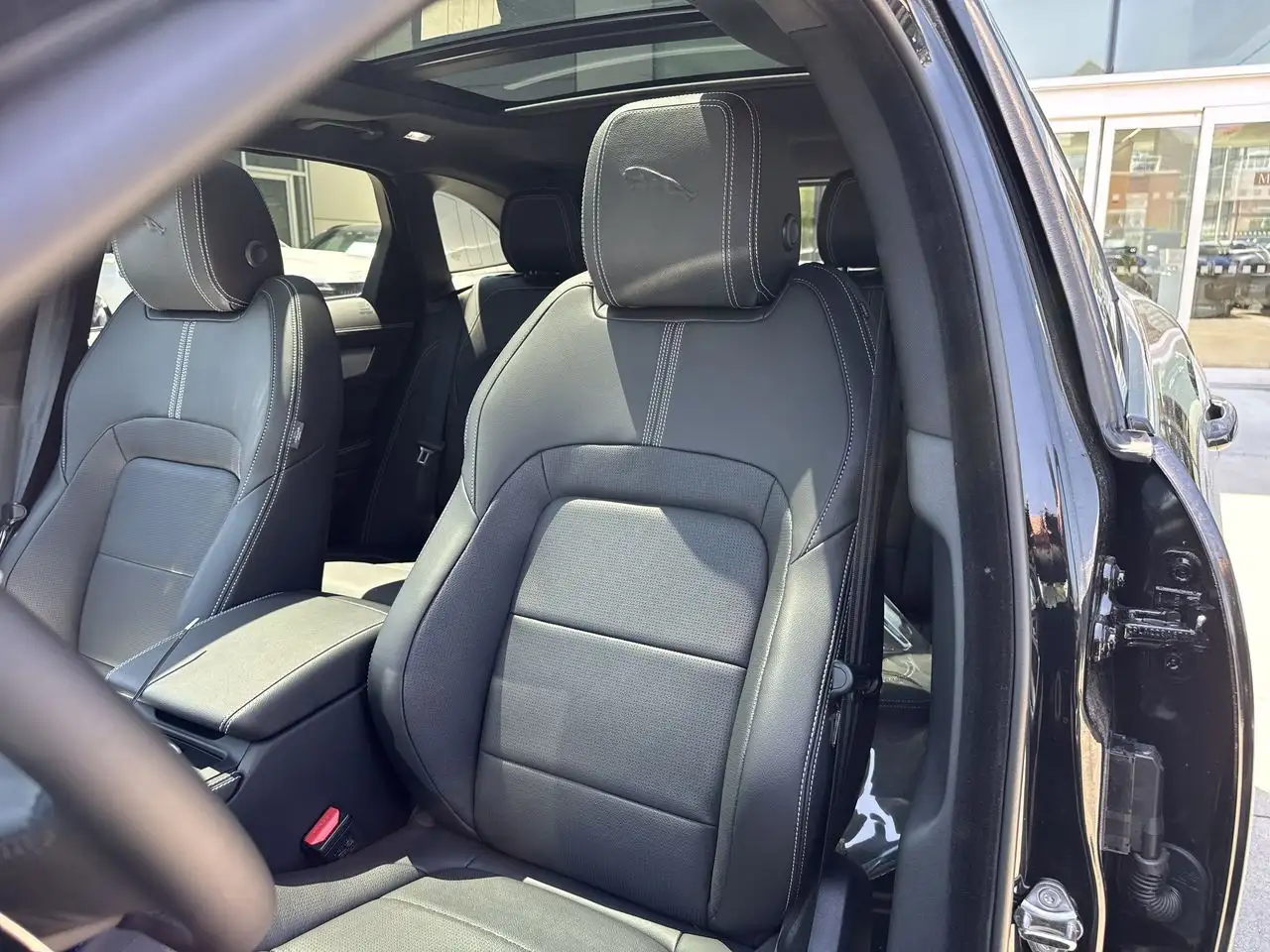 Jaguar F-Pace снимка Jaguar F-Pace