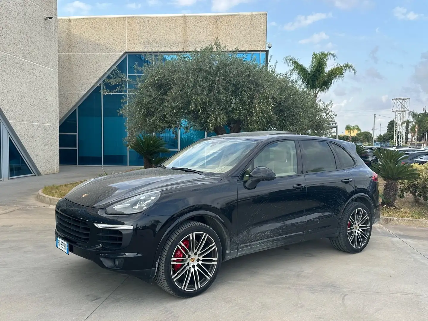Porsche Cayenne 3.0 Anticipo €9.900 pagamento personalizzato Negro - 1
