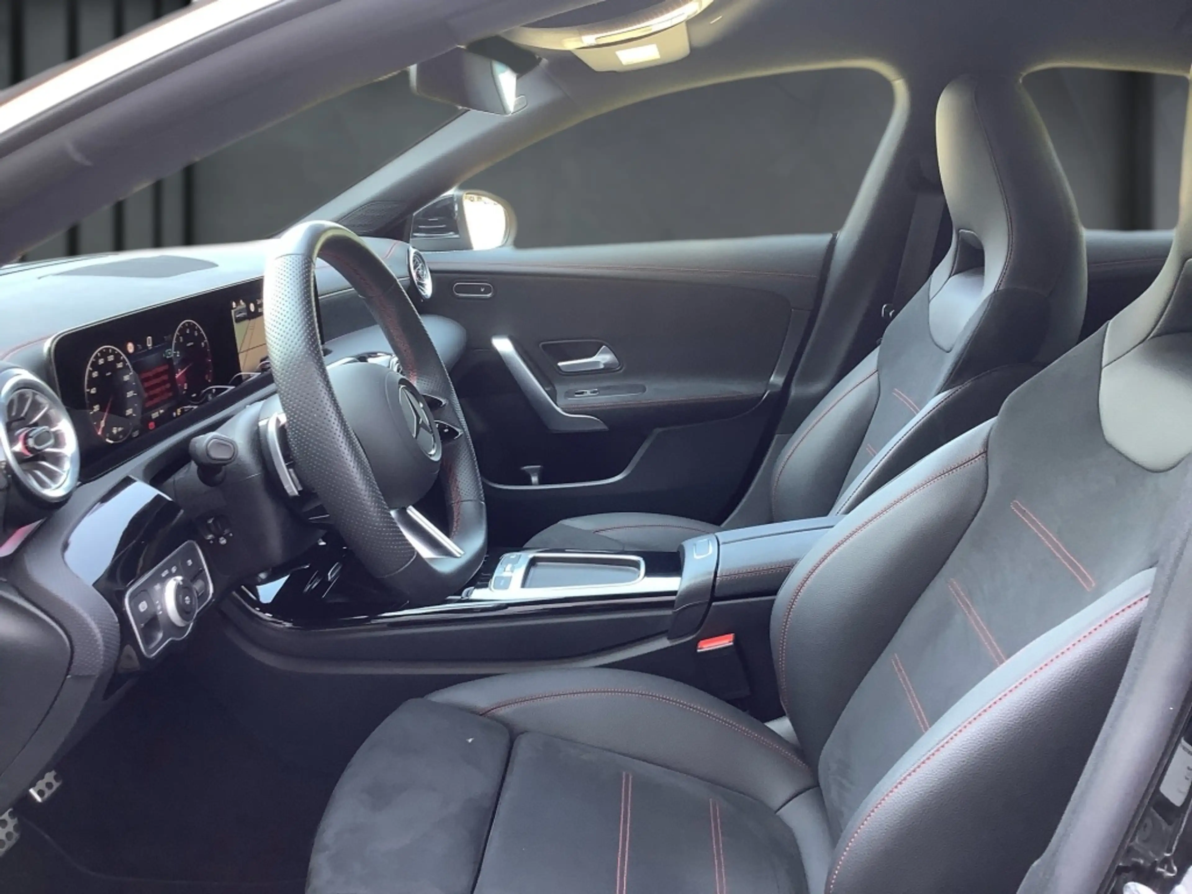 Mercedes-Benz CLA 180 SB AMG +KAMERA+MBUX+LED+AMBIENTE — photo 6