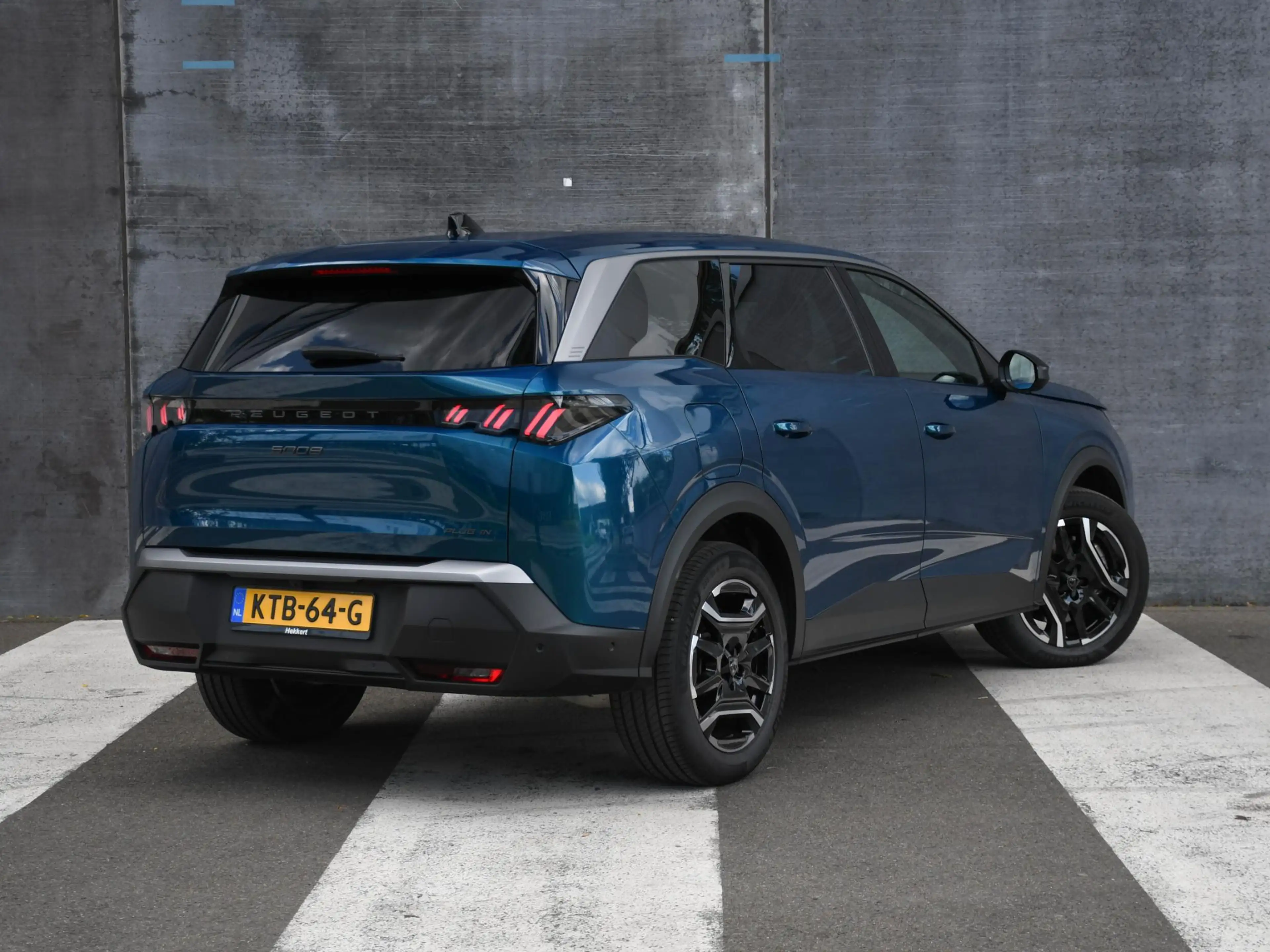 Peugeot 5008 Allure 1.6 Plug-in Hybrid 195pk Automaat 7-Persoon — photo 5
