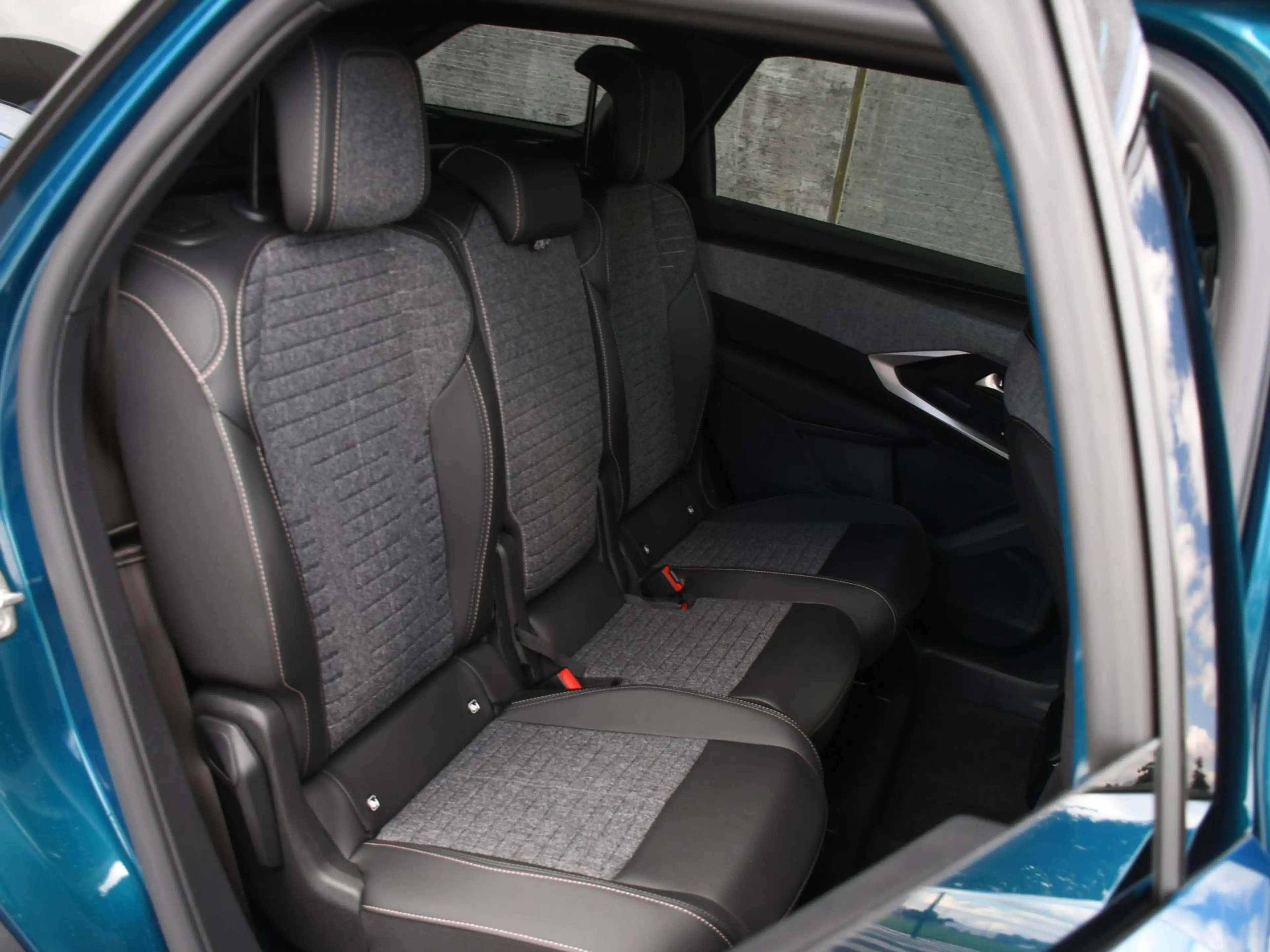 Peugeot 5008 Allure 1.6 Plug-in Hybrid 195pk Automaat 7-Persoon — photo 11