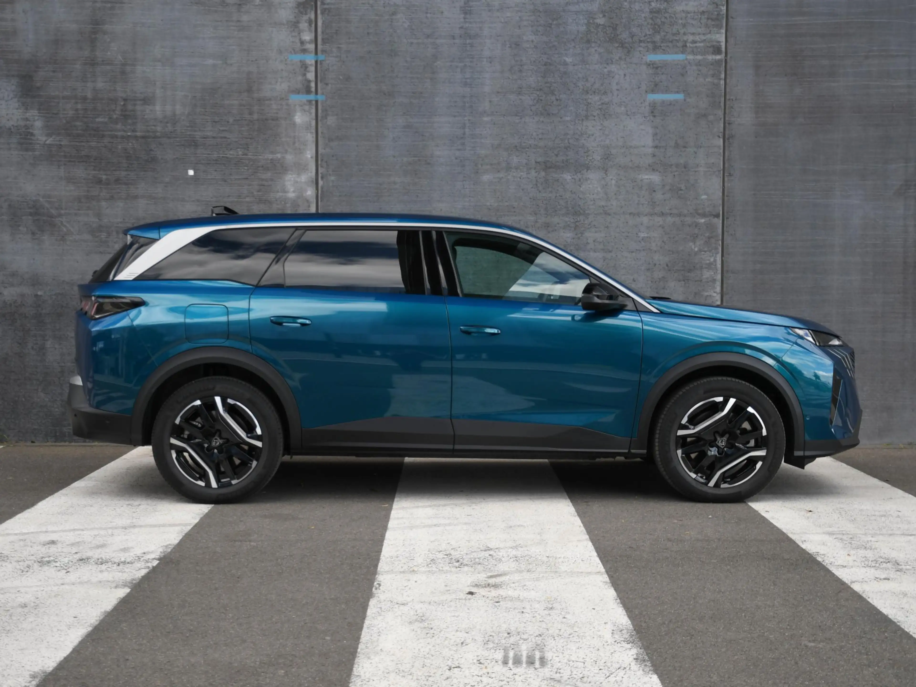 Peugeot 5008 Allure 1.6 Plug-in Hybrid 195pk Automaat 7-Persoon — photo 4
