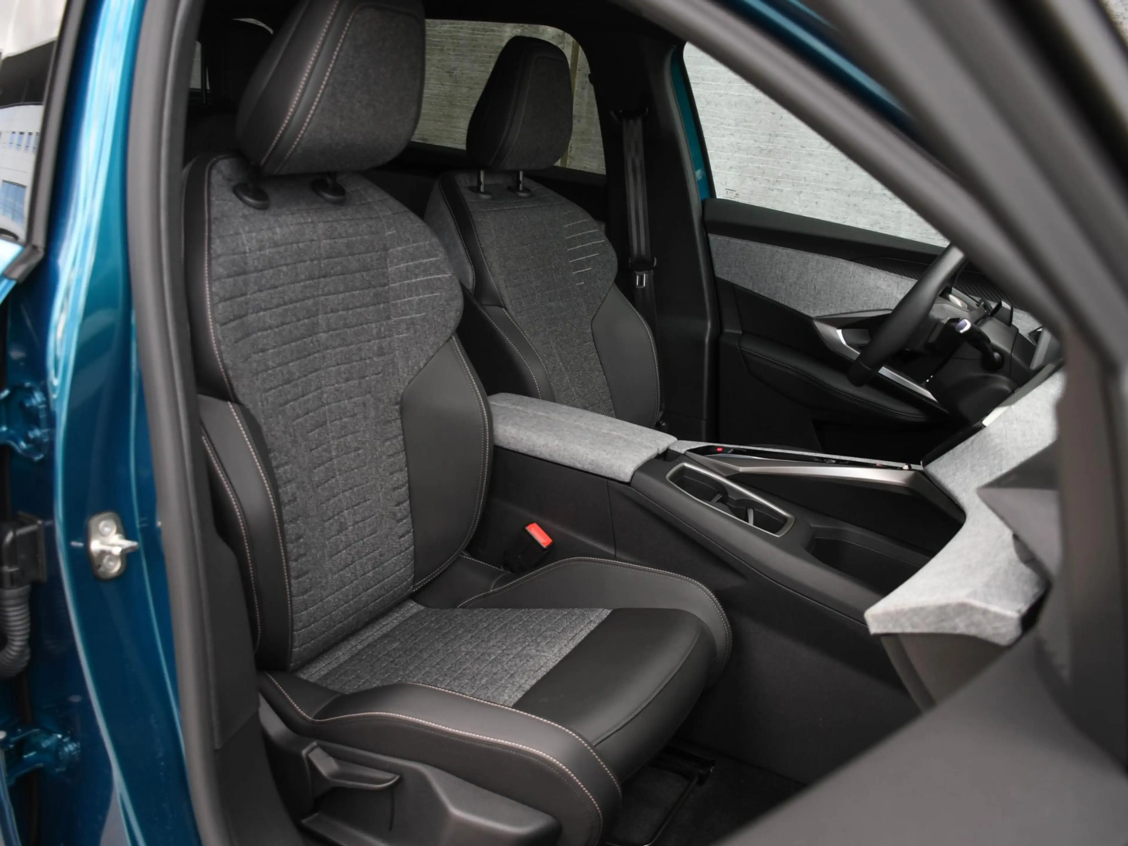 Peugeot 5008 Allure 1.6 Plug-in Hybrid 195pk Automaat 7-Persoon — photo 10