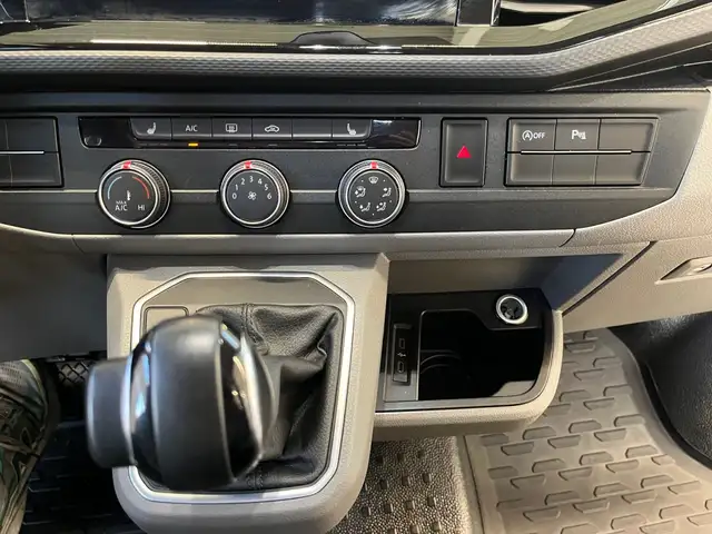 Volkswagen Transporter view 23