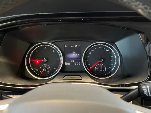 Volkswagen Transporter view 12