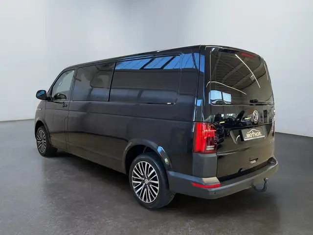 Volkswagen Transporter view 4