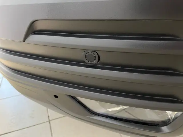 Volkswagen Transporter view 18