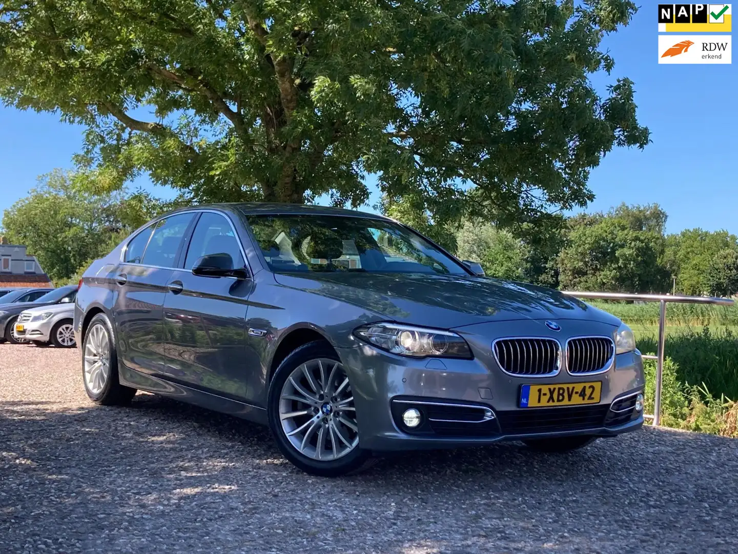 BMW 520 5-serie 520i Last Minute Edition | Automaat + Lede Grijs - 1