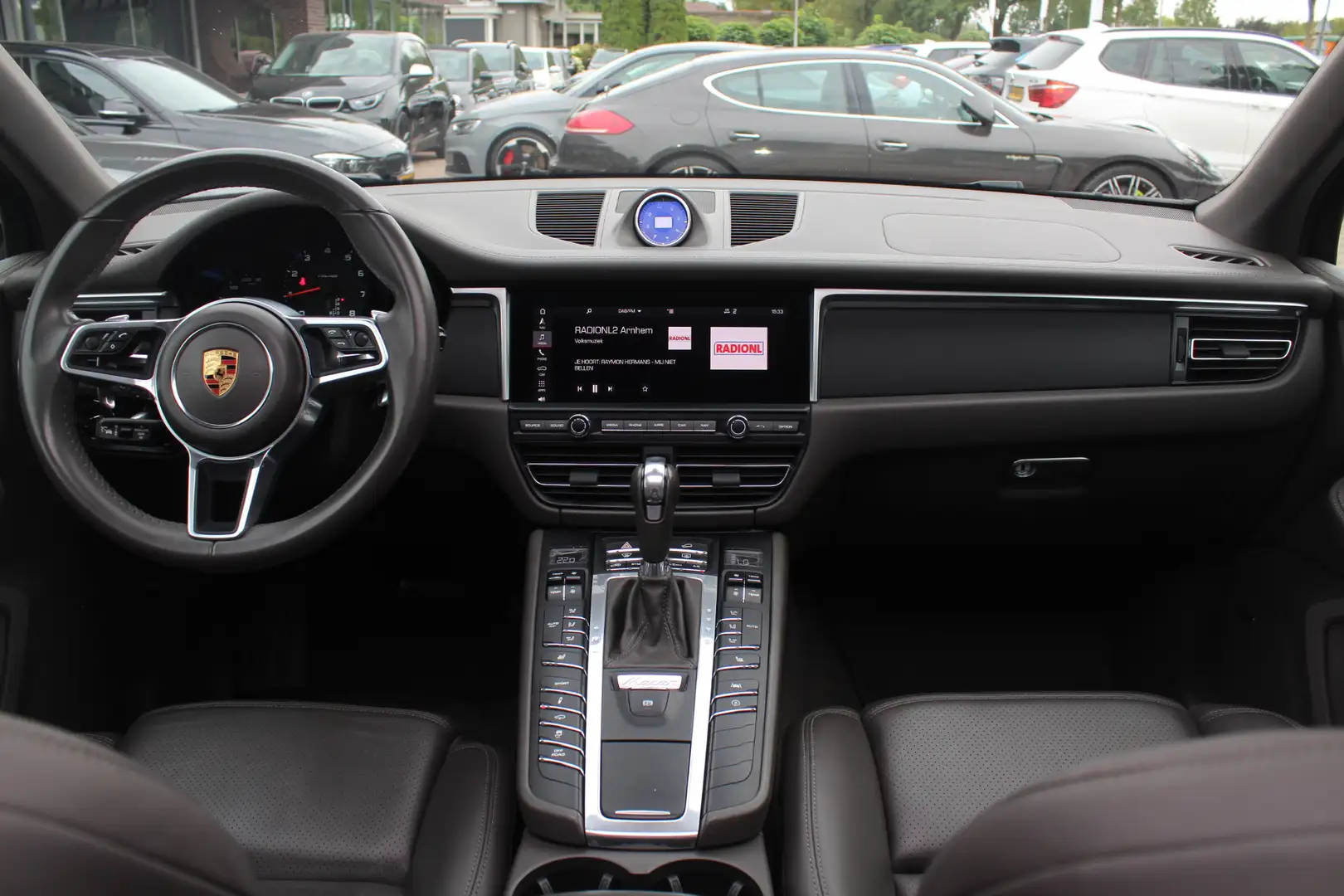 Porsche Macan 2.0 / Panoramadak / Camera / Luchtvering / 21'' / Noir - 2