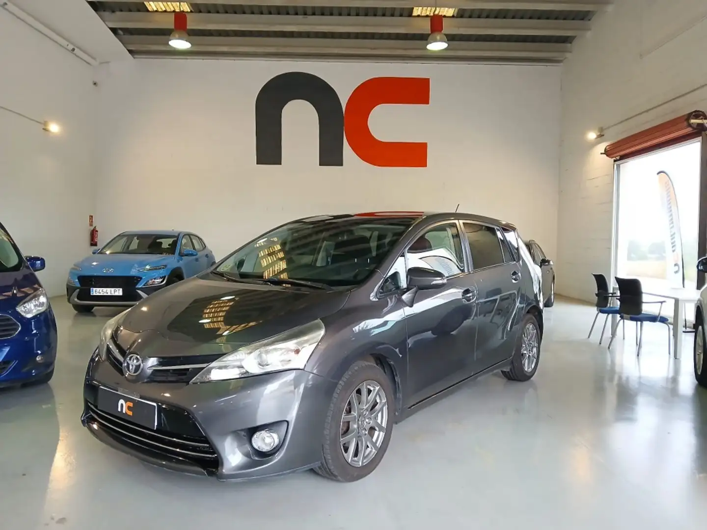 Toyota Verso 115D Advance 7pl. Gris - 1