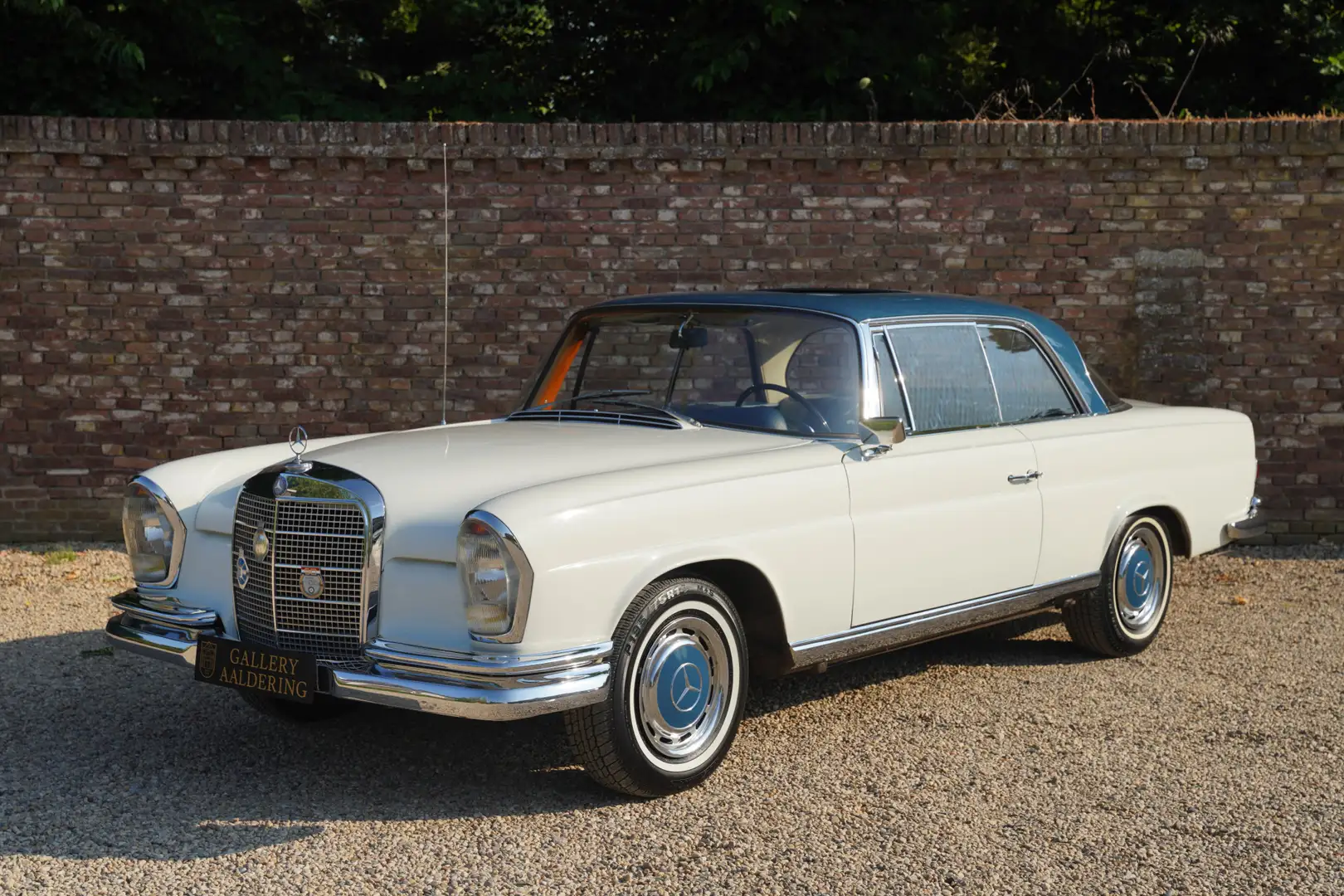Mercedes-Benz 280 SE COUPE Iconic '60s and '70s design, Rare 280SE C Beyaz - 1
