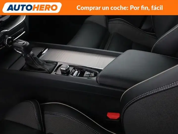 Volvo XC60 2019, foto 31