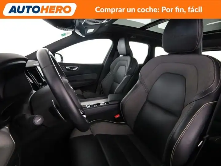 Volvo XC60 2019, foto 11
