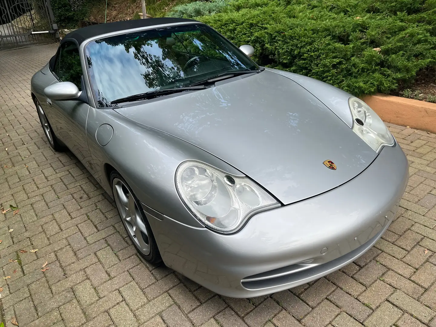 Porsche 996 Carrera 4 Cabriolet Silber - 1