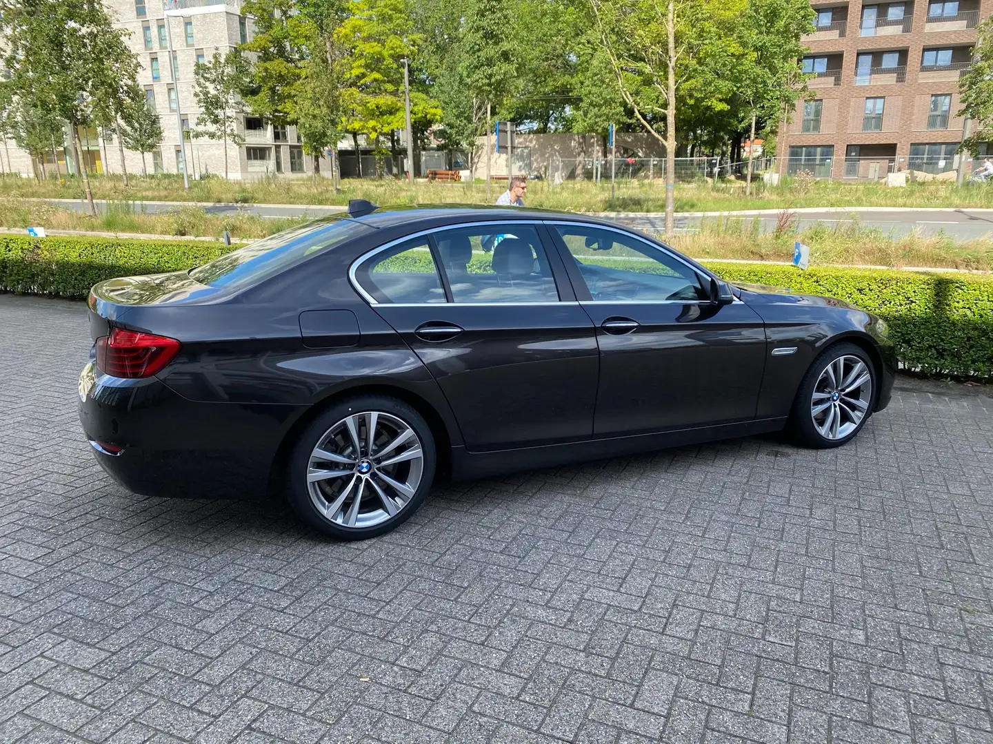 BMW 518 518d Limousine Braun - 1
