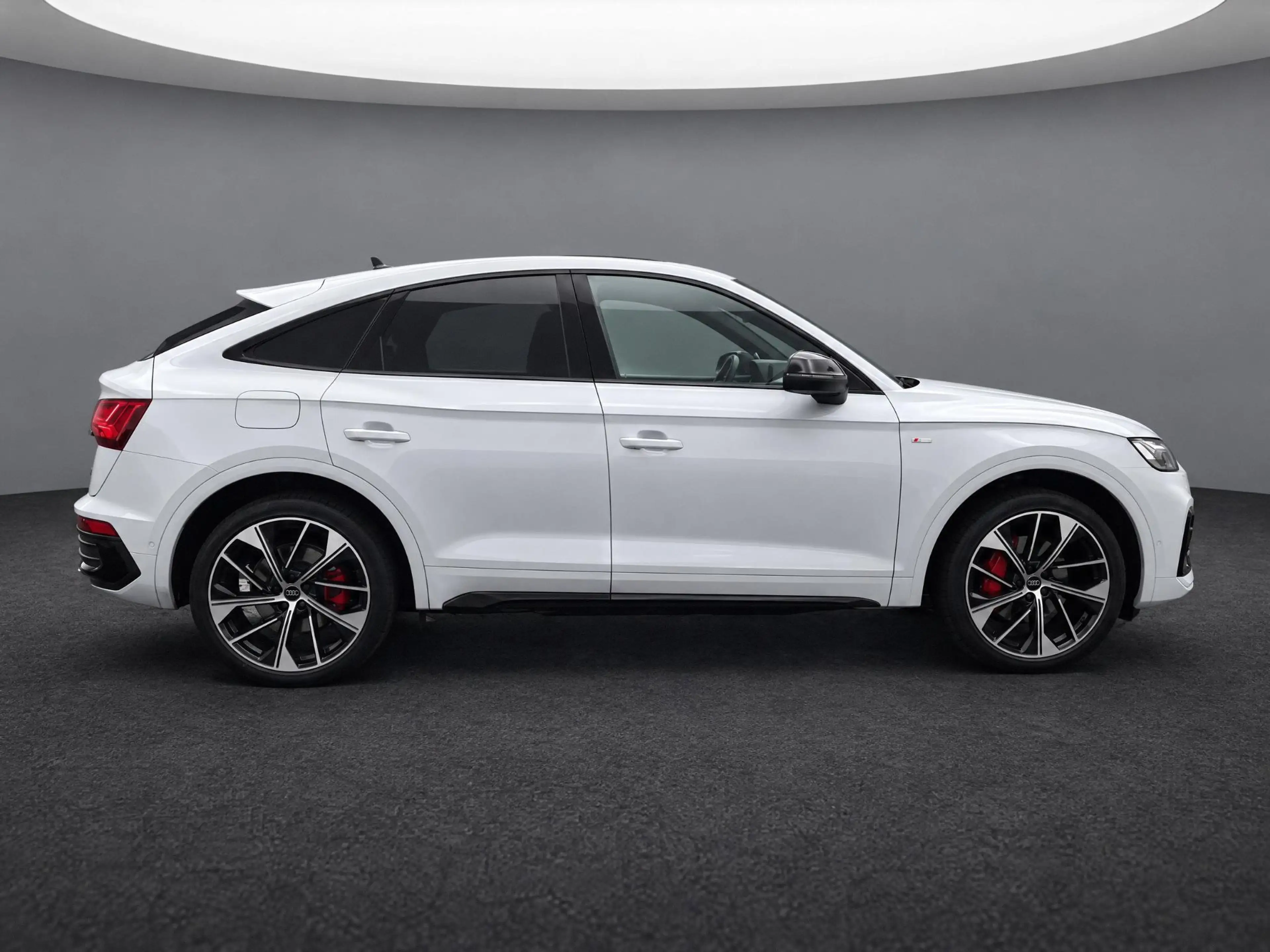 Audi Q5 Sportback 55 TFSIe 367pk S edition · Panoramadak · — photo 4