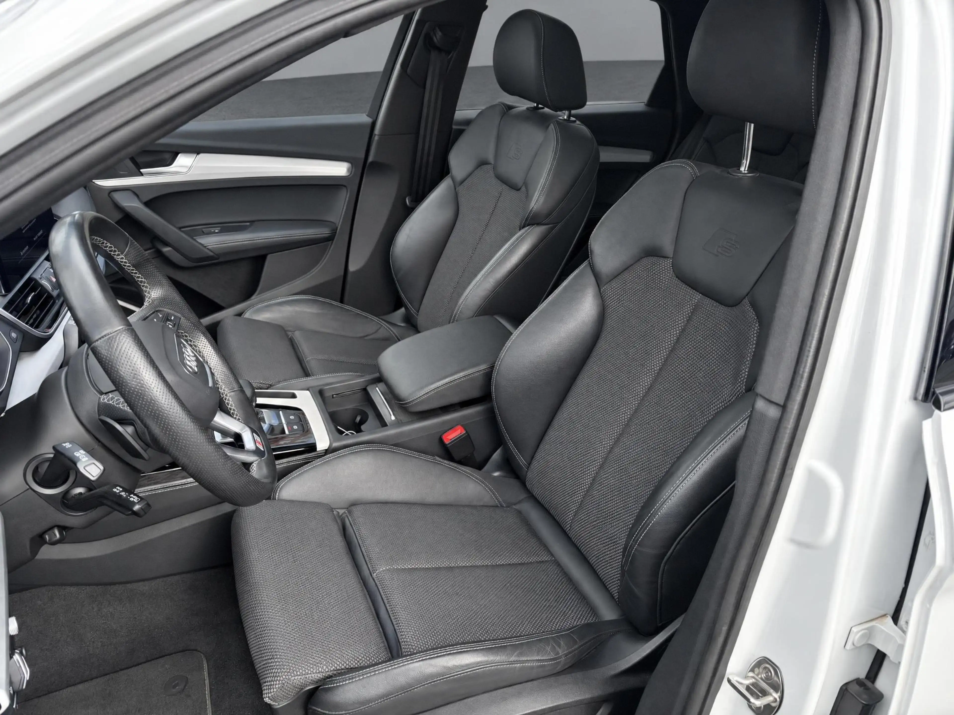 Audi Q5 Sportback 55 TFSIe 367pk S edition · Panoramadak · — photo 14