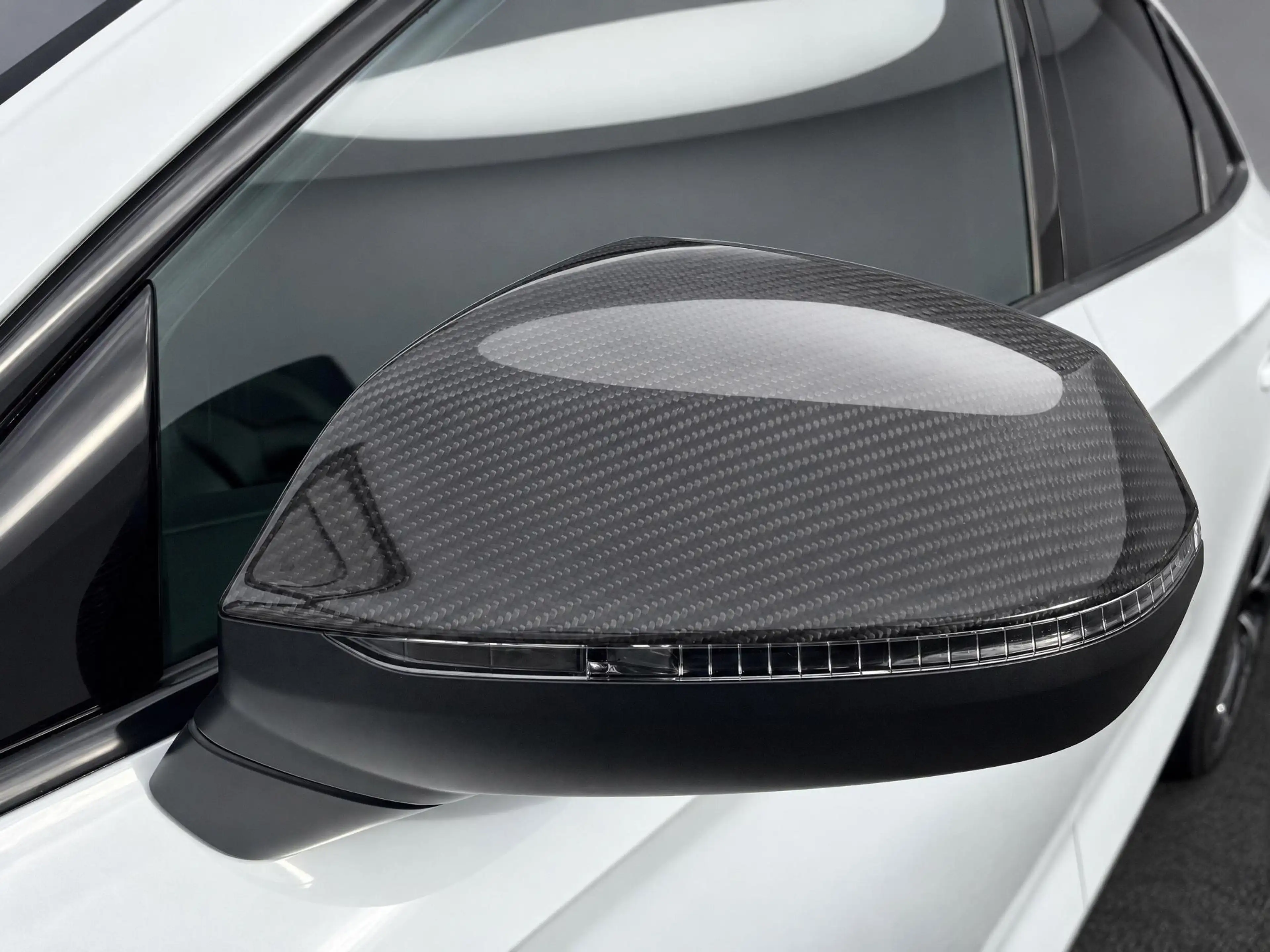 Audi Q5 Sportback 55 TFSIe 367pk S edition · Panoramadak · — photo 12