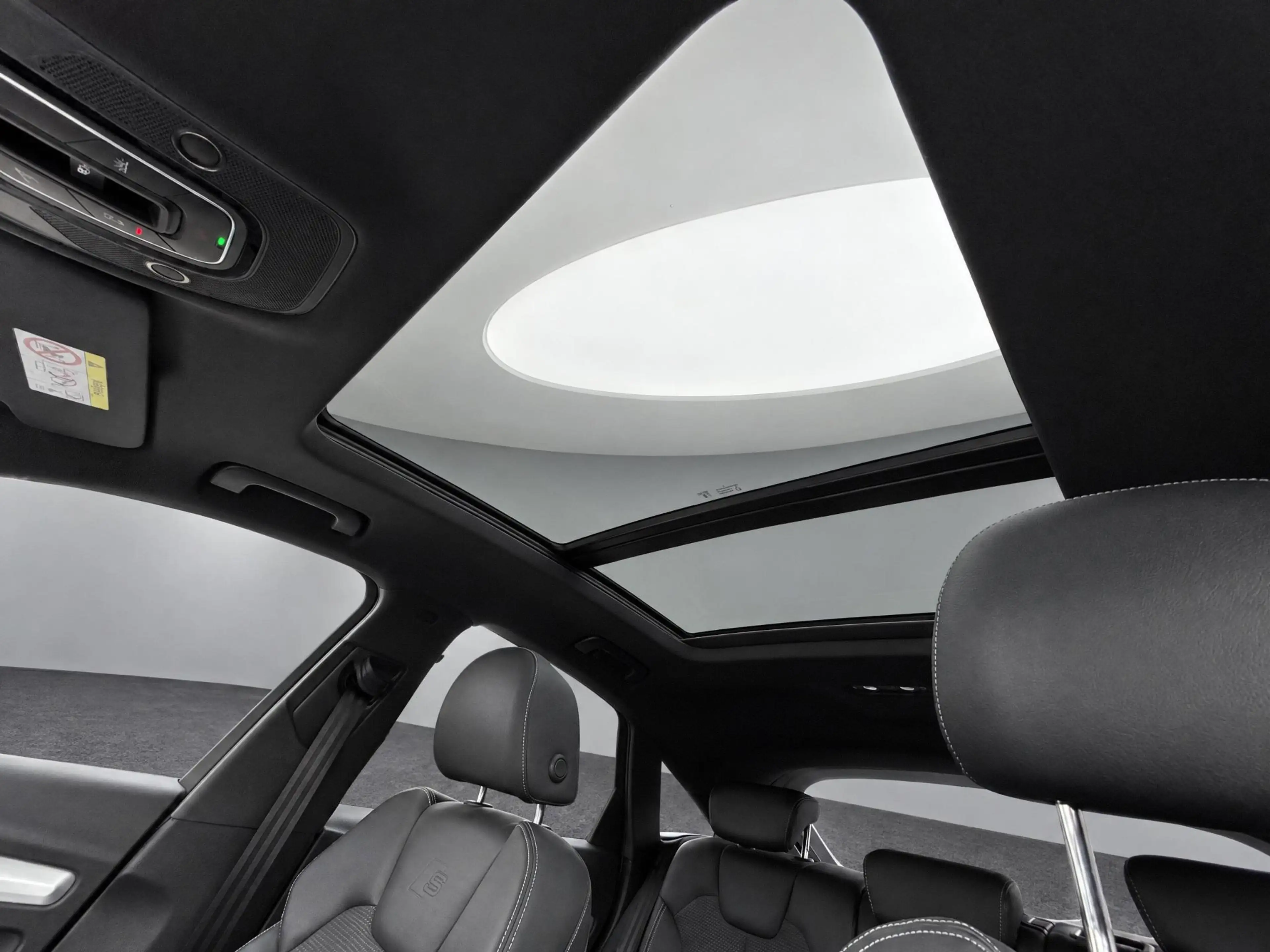 Audi Q5 Sportback 55 TFSIe 367pk S edition · Panoramadak · — photo 9
