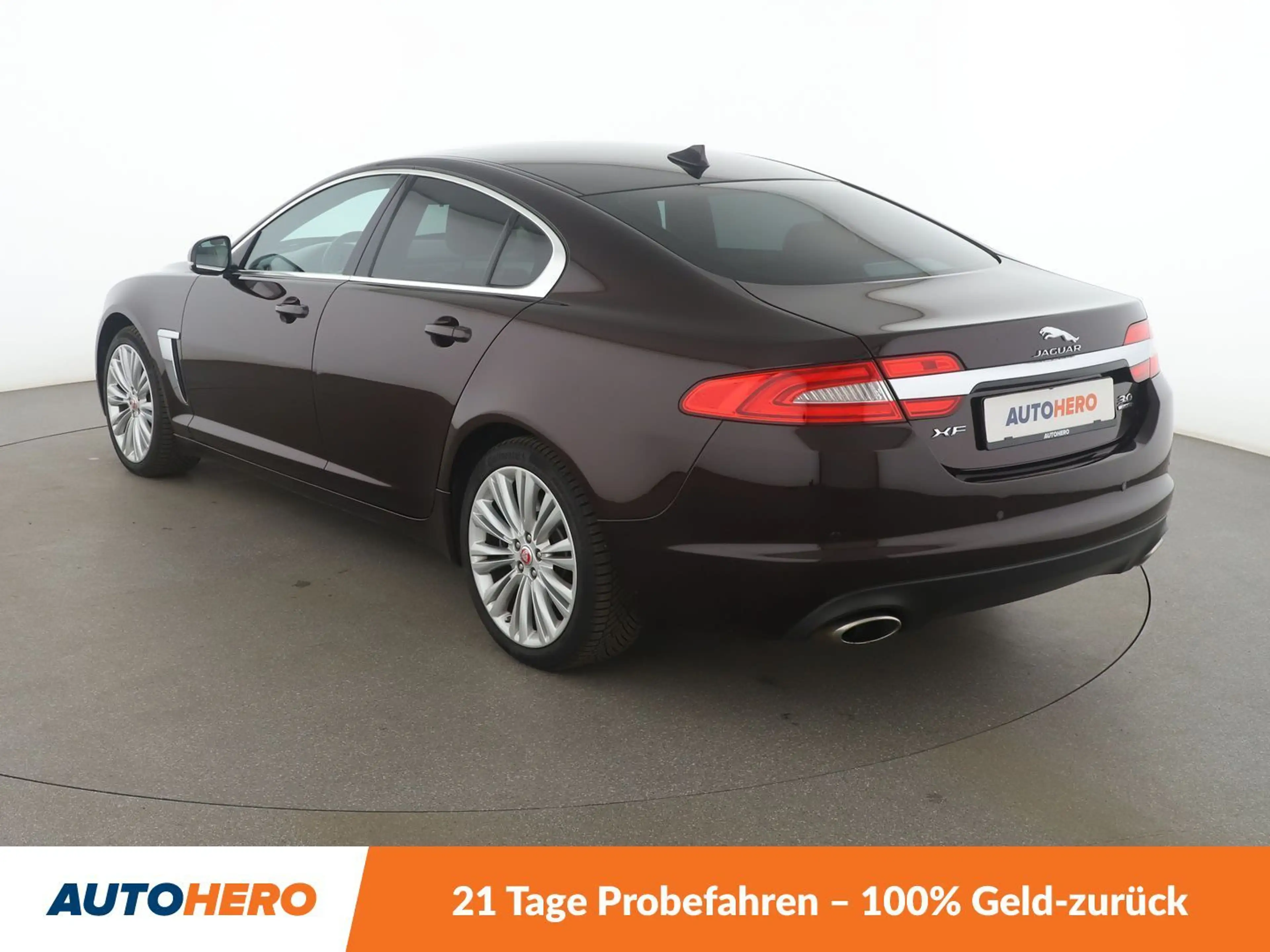 Jaguar XF 3.0 V6 Kompressor AWD Aut.*NAVI*TEMPO*PDC* — photo 4