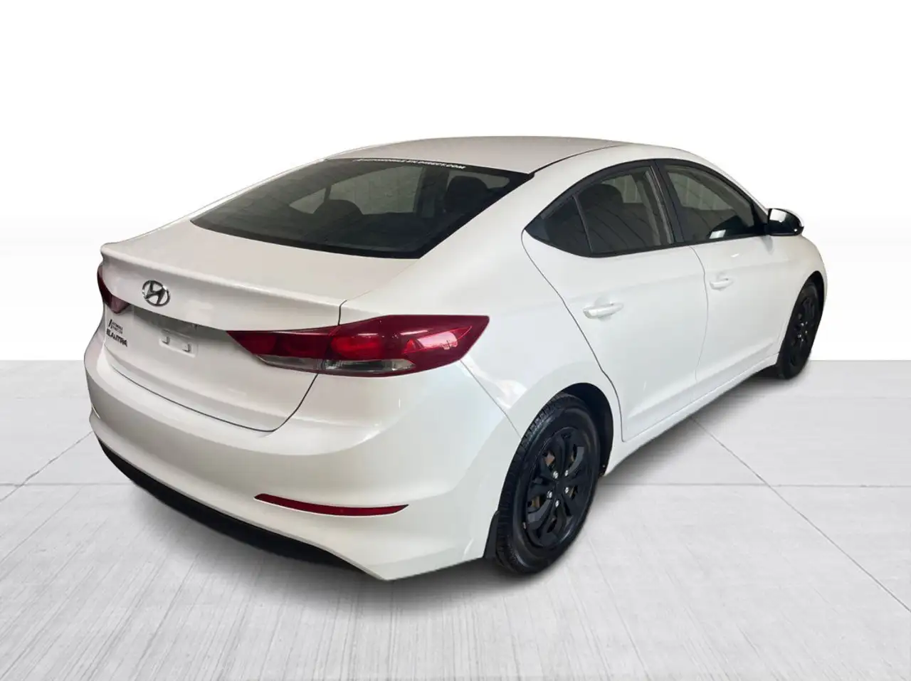 Hyundai ELANTRA photo Hyundai ELANTRA