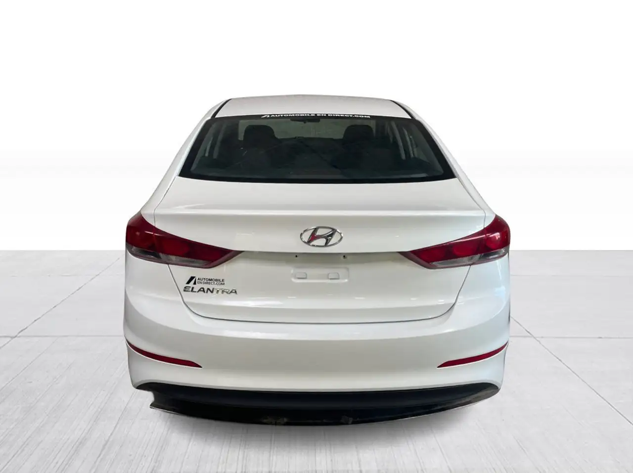 Hyundai ELANTRA photo Hyundai ELANTRA