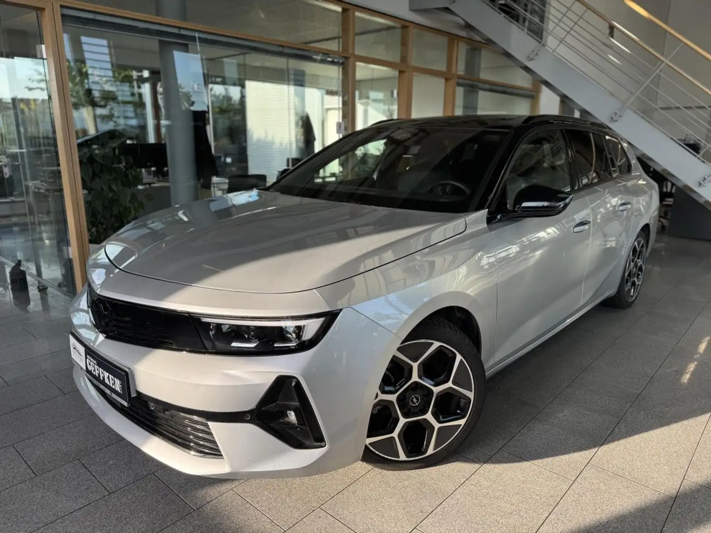 Opel Astra Sports Tourer 1.5 D Ultimate, 360, HUD! Navi Zilver - 1