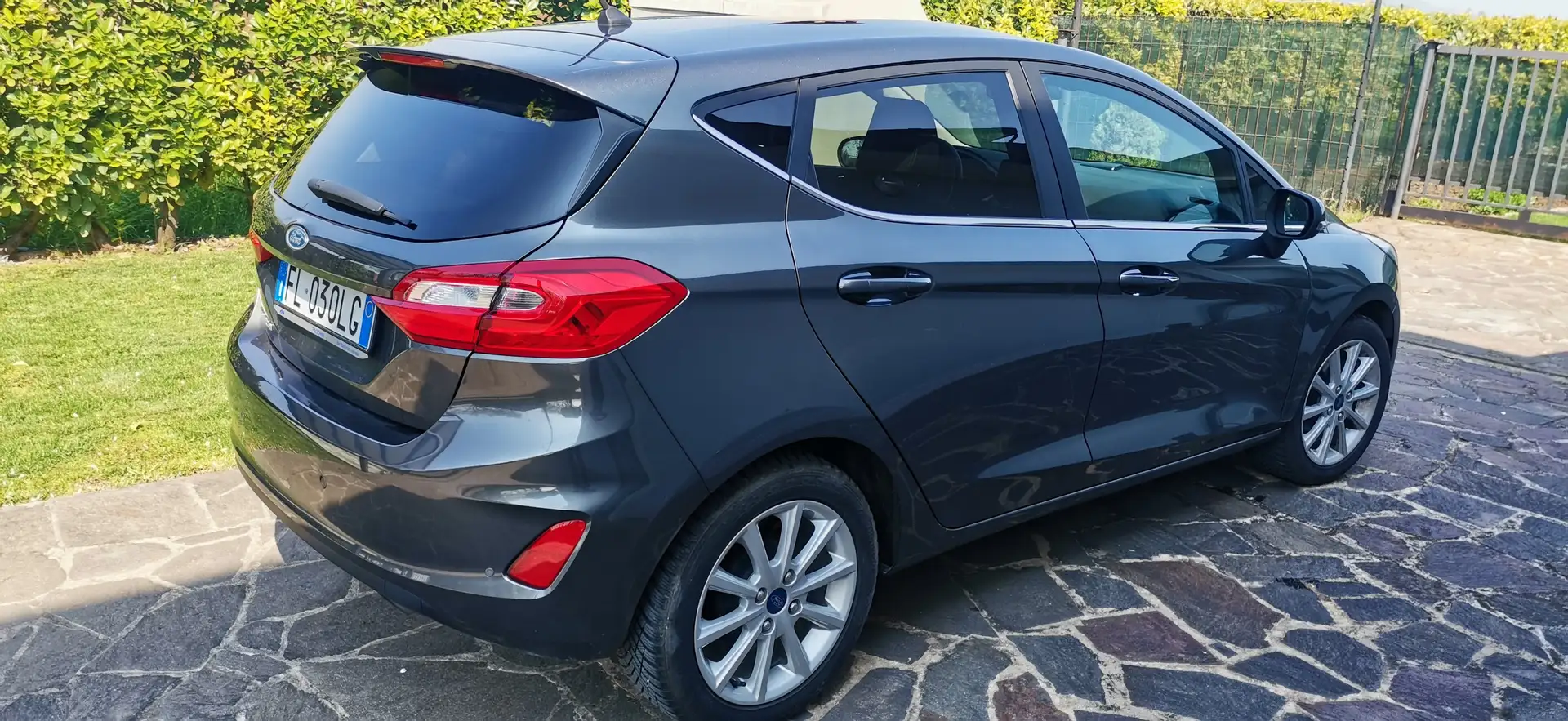 Ford Fiesta Fiesta VII 2017 5p 5p 1.5 tdci Titanium 85cv Grigio - 2