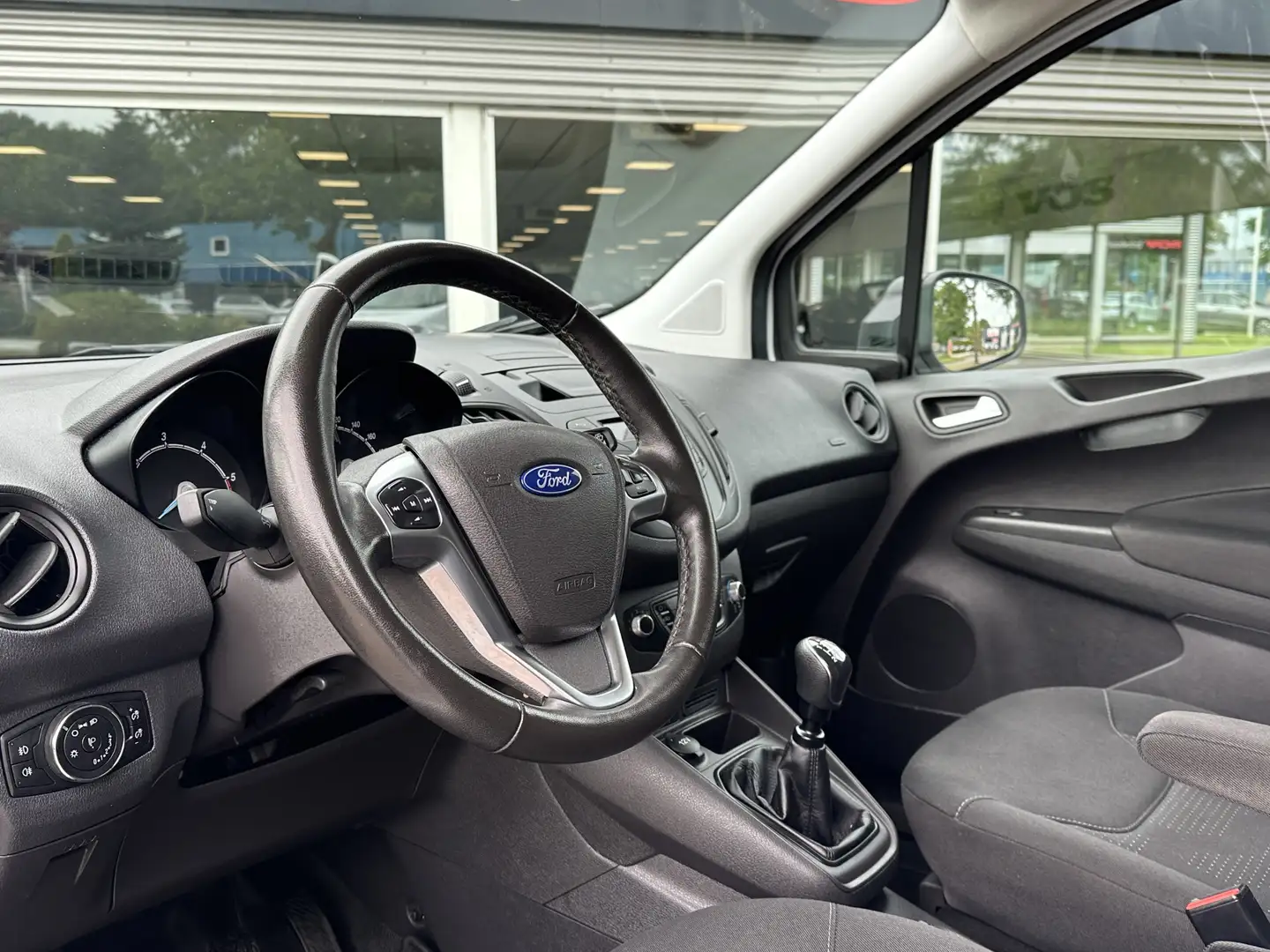 Ford Transit Courier 1.5 TDCI Trend | Cruise | Telefoon | Trekhaak | 1e Wit - 2